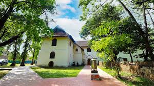 The Dutch Palace Ernakulam pics 