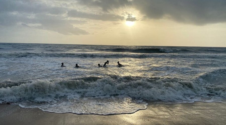 Kuzhupilly Beach images