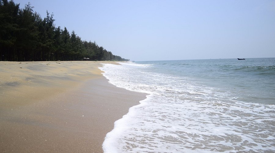 Kuzhupilly Beach 